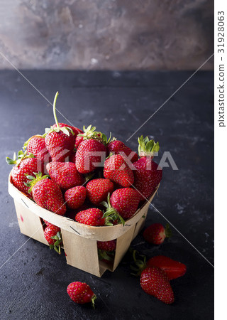 Fresh strawberries in a wooden crate 31928063