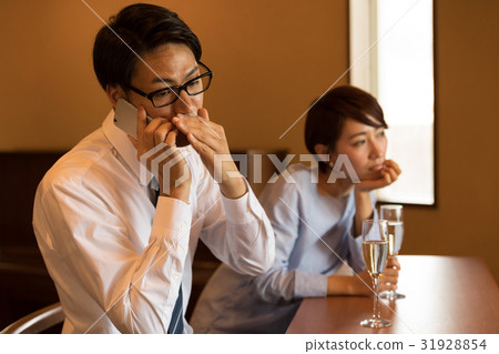 Festive couple 31928854