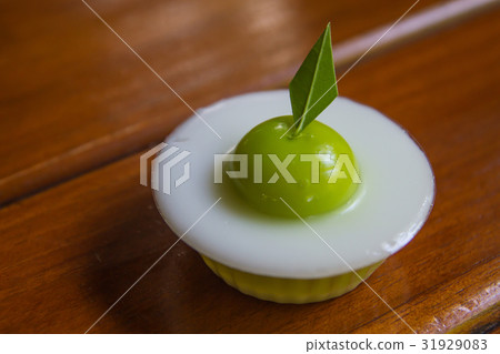 Kanom Look Choup 31929083