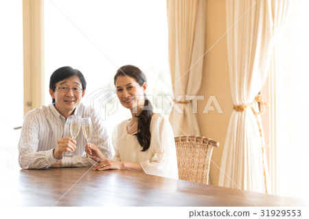 Senior couple Senior couple 31929553