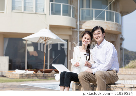 Senior couple Senior couple 31929554