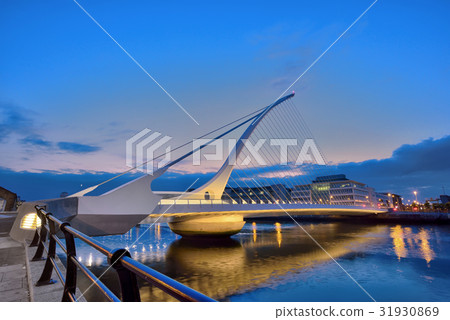 The Samuel Beckett Bridge 31930869