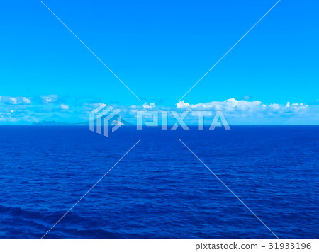The small tropical island in the caribbean sea The small tropical island in the caribbean sea 31933196