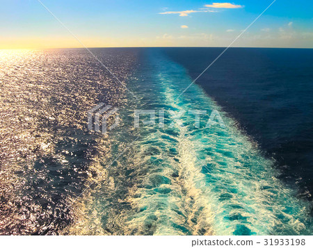 foam on the blue sea foam on the blue sea 31933198