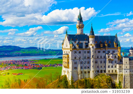 view of the famous tourist attraction in the view of the famous tourist attraction in the 31933239