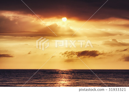 Sunset, clouds, sea, background material 31933321