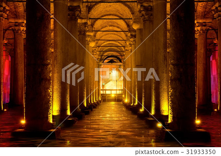 Basilica Cistern in Istanbul 31933350