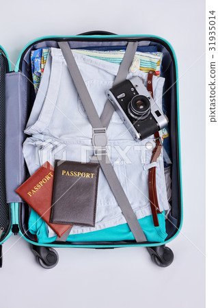 Open bag of traveler. 31935014