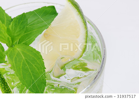 Cocktail mojito 31937517