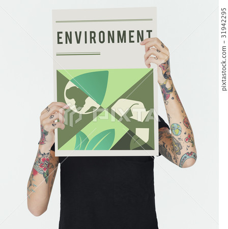 Save the planet is our responsibility. 31942295