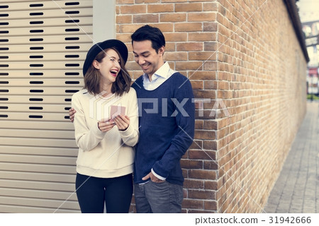 Couple Dating Happiness Traveling Using Smart Phone Couple Dating Happiness Traveling Using Smart Phone 31942666