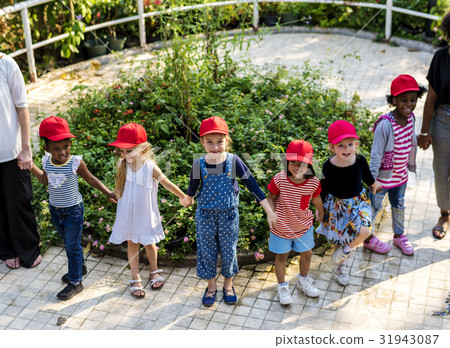 Group of student is on a field trips Group of student is on a field trips 31943087