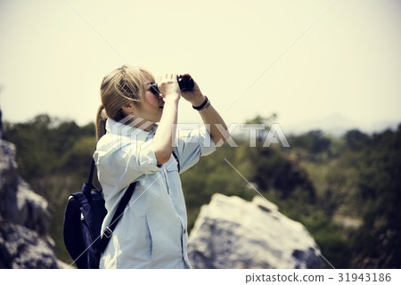 Young woman solo trip travel sightseeing 31943186