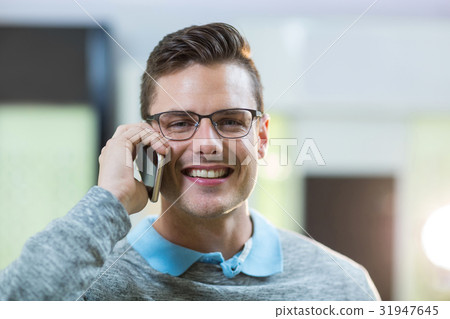 Customer talking on mobile phone 31947645