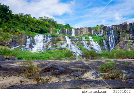 Pongour waterfall, Lam Dong, Viet Nam. Pongour waterfall, Lam Dong, Viet Nam. 31951002