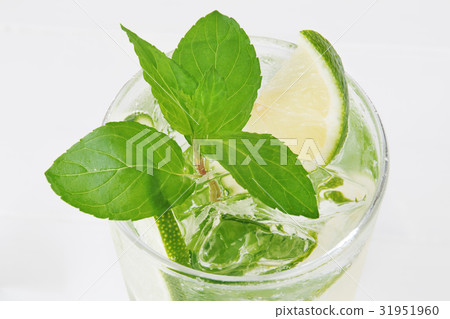 Cocktail mojito 31951960