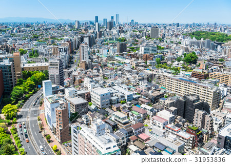 Townscape of central Tokyo and Ikebukuro 31953836