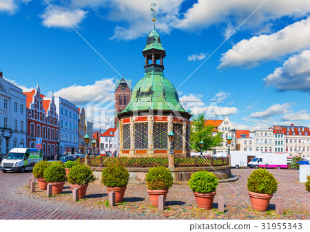 Market Square in the Old Town of Wismar, Germany Market Square in the Old Town of Wismar, Germany 31955343