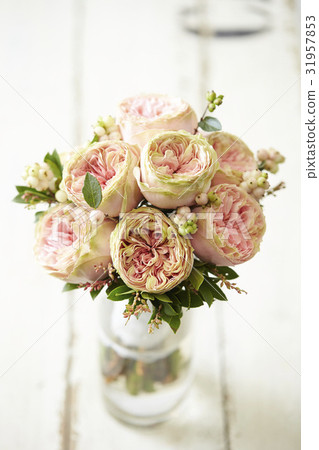 Bouquet into a vase Bouquet into a vase 31957853
