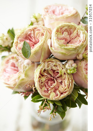 Bouquet into a vase Bouquet into a vase 31957854