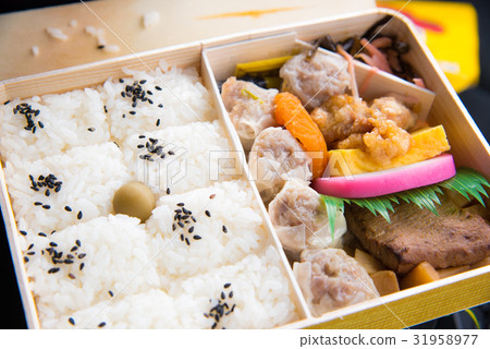 Shumai bento 31958977