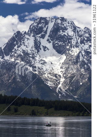Mt Moran at the Grand Teton National Park, Wyoming 31961122