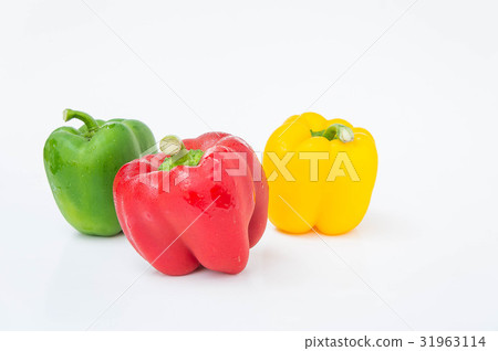 sweet pepper isolated in white background sweet pepper isolated in white background 31963114