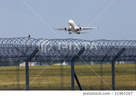 Great dreams - little opportunities Great dreams - little opportunities 31965267