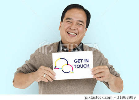 Chat online speech bubble icon 31968999