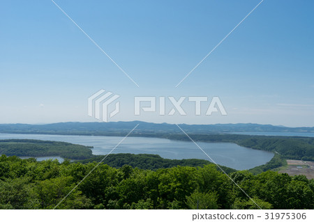 從鄂霍次克漂流冰屋的屋頂看到的網走湖和Nogei湖的風景 31975306
