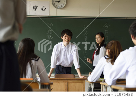 一個高中生 31975488