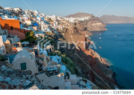Sunset at Oia, Santorini, Greece. 31975684