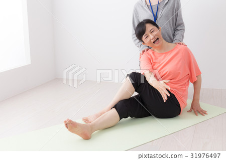 Stretching exercise 31976497