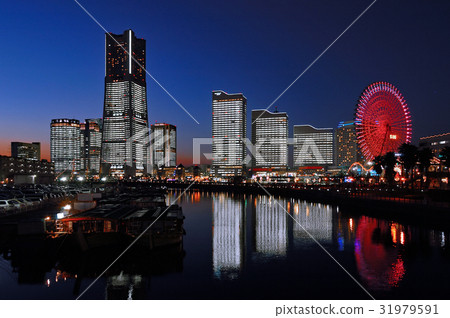 神奈川縣橫濱市Minatomirai Manzhound橋晚上風景 31979591