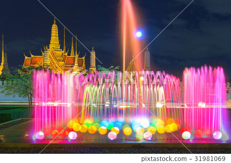 Fountain night light of landmark of Sanam Luang Fountain night light of landmark of Sanam Luang 31981069