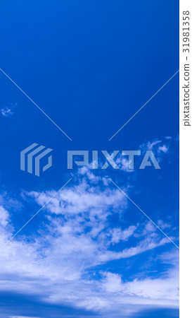 六月的天空和雲彩（16：9） 31981358