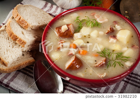 Sour soup made of rye flour 31982210