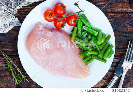 chicken fillet with vegetables chicken fillet with vegetables 31982342