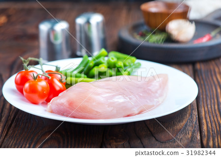 chicken fillet with vegetables chicken fillet with vegetables 31982344