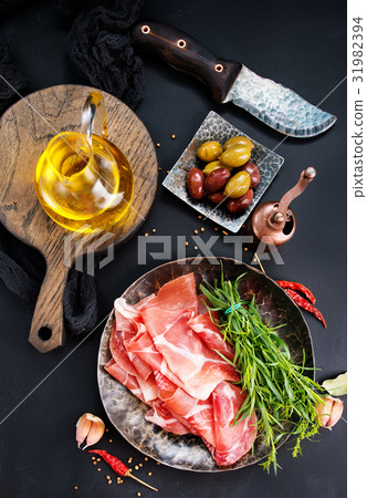 Prosciutto Prosciutto 31982394