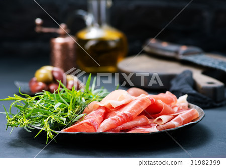 Prosciutto 31982399