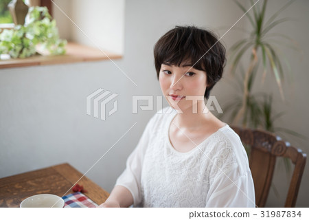 Female Lifestyle Female Lifestyle 31987834