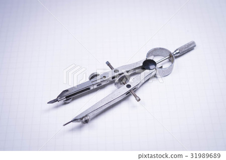 Compass for design drawing Compass for design drawing 31989689