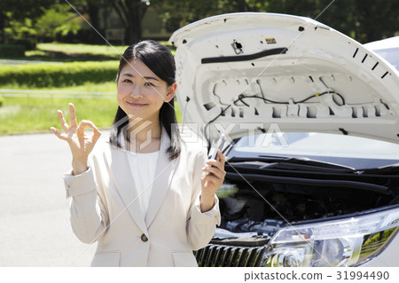Car malfunction road service smaho trouble automobile business driving woman businessman 31994490