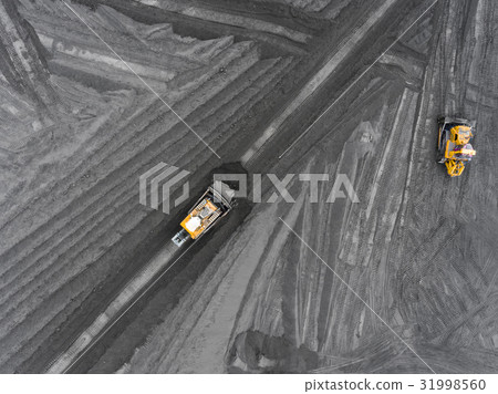 Open pit mine, breed sorting, mining coal Open pit mine, breed sorting, mining coal 31998560