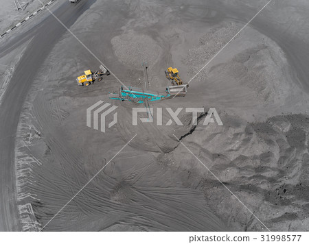 Open pit mine, breed sorting, mining coal Open pit mine, breed sorting, mining coal 31998577