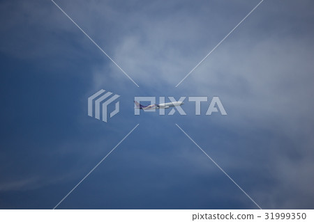 HS-TEQ Airbus A330-300 of Thaiairway TG111 31999350