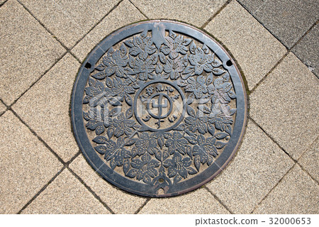 Manhole lid 32000653