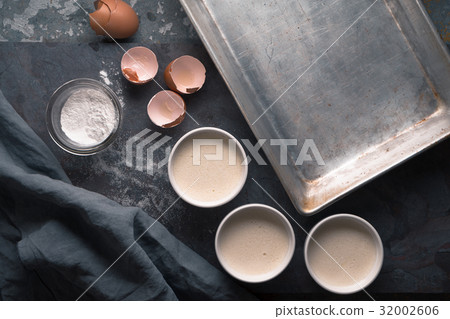 Catalan cream  without the caramelized crust in th Catalan cream  without the caramelized crust in th 32002606