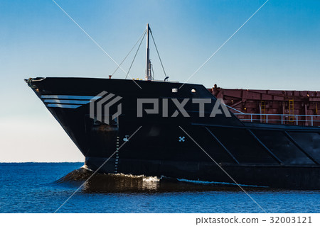 Black cargo ship's bow 32003121